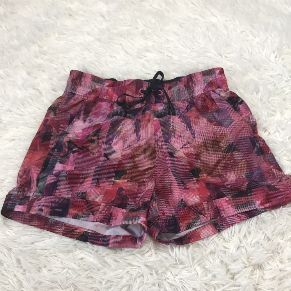 Lululemon Spring Break Away Short Sun Dazed Multi
